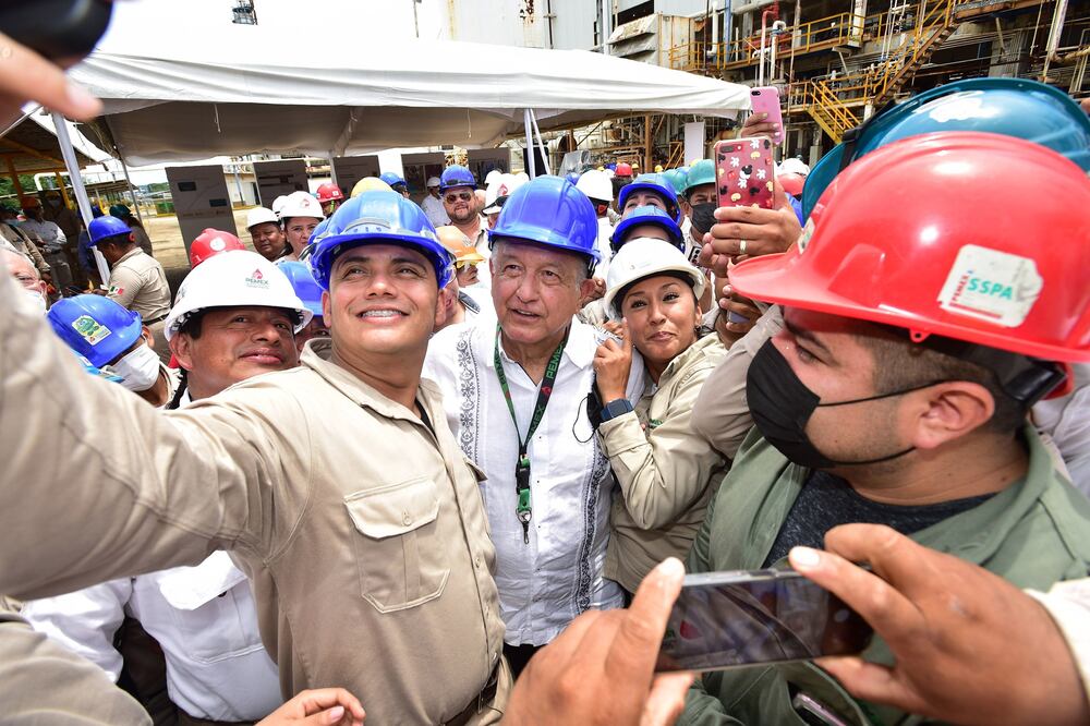El Gobierno de López Obrador perdona cuatro meses de impuestos a Pemex ...