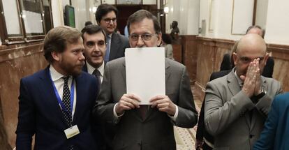 Rajoy, este miércoles en los pasillos del Congreso.