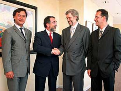 De izquierda a derecha, Riccardo Cavallero, Maurizio Costa, Peter Olson y Juan Pascual, en Barcelona.