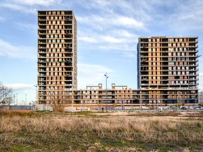 Viviendas del proyecto Sociópolis de Valencia, paralizado desde 2012 tras la Gran Recesión.