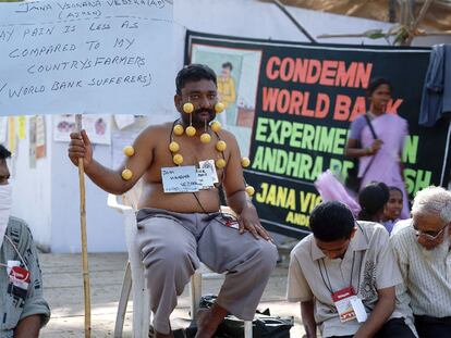 <i>Condemn World Bank, World Social Summit Mumbai 2004</i>.