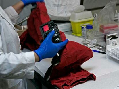 Obtención de ADN de una mancha de sangre