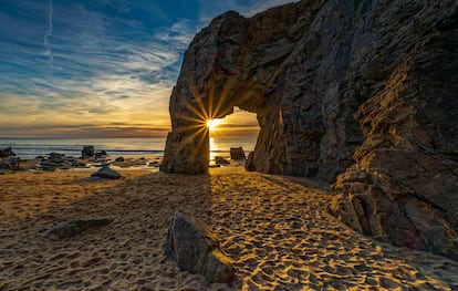 El arco de Port Blanc, en Francia.