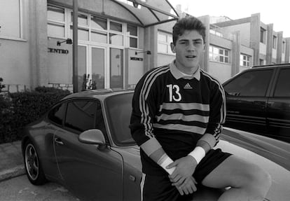 Iker Casillas, portero del Real Madrid B, en 1998.