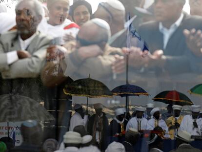 Judíos etíopes rezan durante 'Sigd', en Jerusalén.