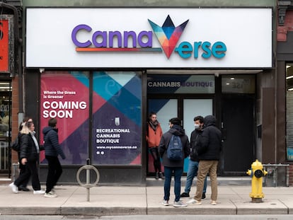 Tienda de venta de cannabis en Queen Street West en Toronto.