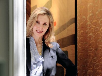 <i><b>La diseñadora Allegra Hicks en la tienda de The Rug Company en Madrid.</b></i>