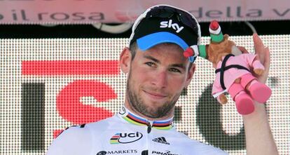 Cavendish celebra una victoria en el pasado Giro.