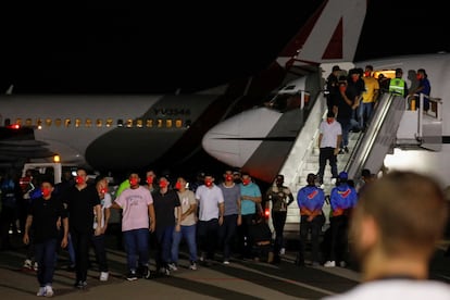 Desembarque de los venezolanos liberados, en el Aeropuerto Simon Bolivar, en Maiquetia.