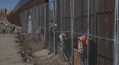 Un tramo de la valla que separa la frontera de EE UU y México, en Nuevo México.