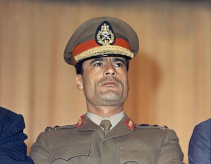 Gadafi, en el Cario en una imagen de archivo datada en 1970. Gadafi mantuvo su grado de coronel, con el que dio el golpe del estado que el aupó al poder, como parte de su aparato propagandístico según el cual no quería promocionarse personalmente.