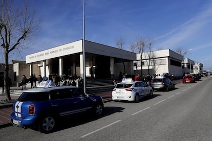 Centro de exámenes para permisos de conducir de la DGT en Móstoles (Madrid), el verano pasado.