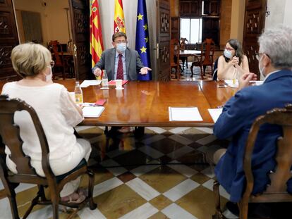 El presidente de la Generalitat, Ximo Puig, mantiene una reunión de trabajo para la presentación del plan de choque en salud mental dirigido a niños, niñas y jóvenes de la Comunitat Valenciana.