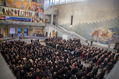 Vista general de los asistentes a la ceremonia de los Premios Nobel 2018, en Noruega, donde el doctor Denis Mukwege y la activista Nadia Murad recibirán el galardón de este año.