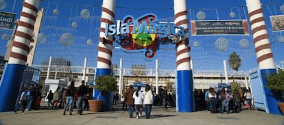 La entrada de Isla Mágica el pasado viernes, último día de la temporada 2011/2012.