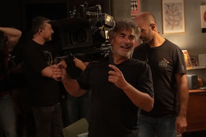 El director de cine Paolo Genovese, en un momento del rodaje de 'LocaMente', en una imagen facilitada por la productora.