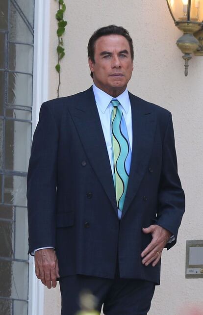 John Travolta, em janeiro de 2015, caracterizado como Robert Shapiro para a série 'American Crime Story'.