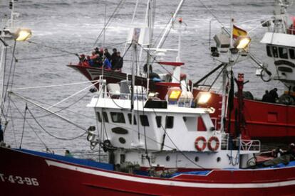 Protesta de los pescadores en un puerto el pasado día 28 en Cantabria.