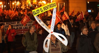 Una imagen de la manifestaci&oacute;n &quot;en defensa del Estado del Bienestar&quot;, este lunes en Valencia. 