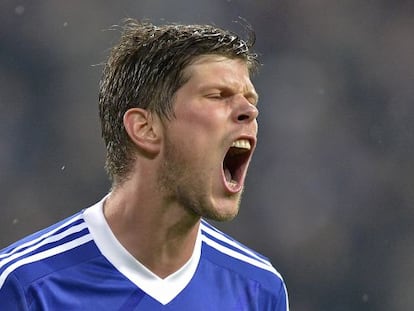 Huntelaar celebra un gol con el Schalke 04