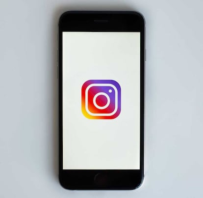 Móvil con Instagram