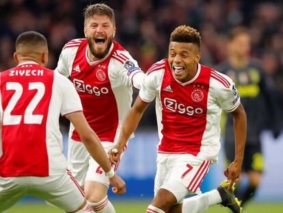 David Neres comemora gol contra a Juventus na Liga dos Campeões.