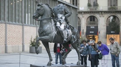 Estatua ecuestre de Franco en el Born Centre