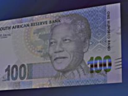 Nuevos billetes de Sudáfrica con la imagen de Nelson Mandela.