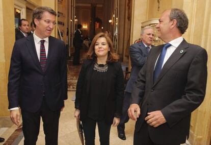 Feijóo, Soraya Sáenz de Santamaría i Monago, aquest dilluns, a Madrid.