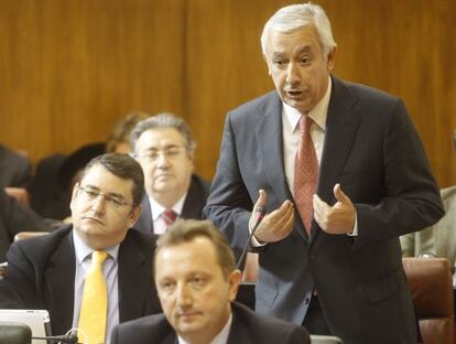 Javier Arenas, durante su intervenci&oacute;n en la sesi&oacute;n de control al Gobierno del Parlamento.