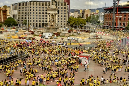 “The strike has already cost me 3,800 euros”: the long struggle forces teachers to adapt their family budget | Education