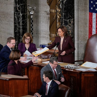 U.S. Vice President Kamala Harris attends a joint session of Congress to certify Donald Trump's election, at the U.S. Capitol in Washington, U.S. January 6, 2025. REUTERS/Elizabeth Frantz