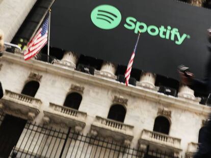 Anuncio de Spotify, a las afueras de Wall Street. 