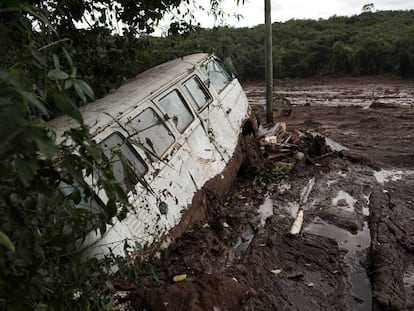 Imagem de área atingida pela avalanche de lama da barragem da Vale.