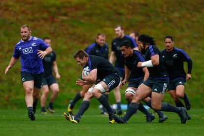 Richie McCaw, durante un entrenamiento de Nueva Zelanda.