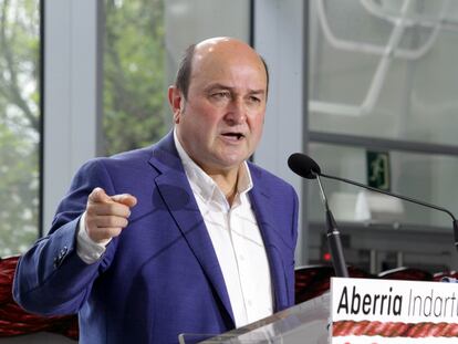 El presidente del PNV, Andoni Ortuzar, interviene este mes durante la celebración del Aberri Eguna en Bilbao.