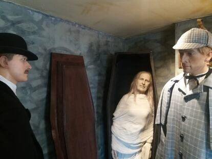 Maniquíes de Holmes, Watson y Lady Frances Carfax, en la casa museo.