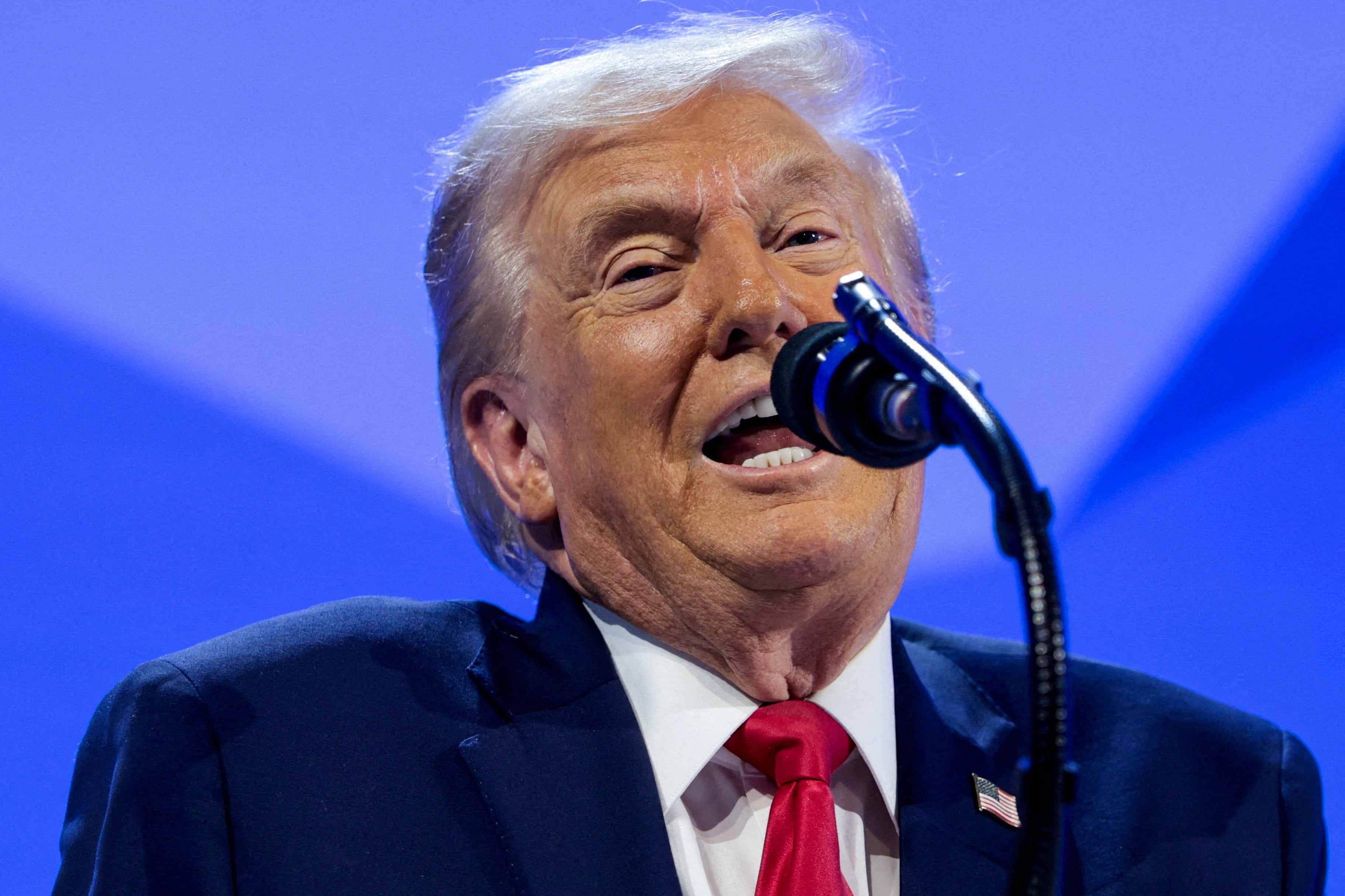 Las campeonas olímpicas de hockey hielo plantan a Trump en la Casa Blanca tras un comentario “misógino” del presidente