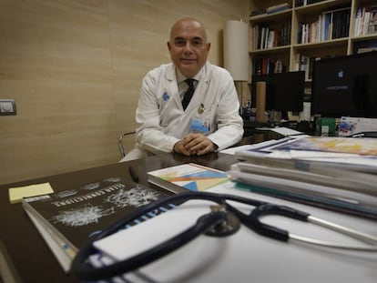 Josep Tabernero, director del Vall d'Hebron Institut d’Oncologia, durant l'entrevista.