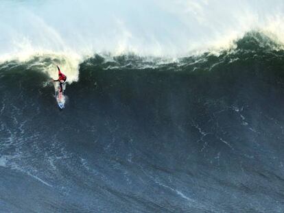 Lucas Chianca, campeón de la Nazaré Challenge