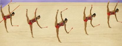 Las gimnastas españolas, durante una prueba en Izmir este domingo.