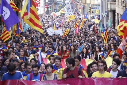 Vista general de la manifestación de estudiantes en el centro de Barcelona.