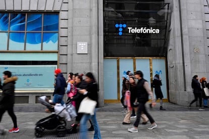 El próximo 19 de abril Telefónica cumplirá su primer centenario. En la foto su sede de la Gran Vía de Madrid.