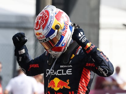 Formula One F1 - Italian Grand Prix - Autodromo Nazionale Monza, Monza, Italy - September 3, 2023 Red Bull's Max Verstappen celebrates winning the Italian Grand Prix REUTERS/Claudia Greco