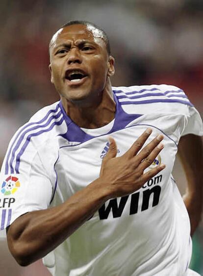 Julio Baptista