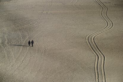 La Praia do Norte, en Nazaré, Portual es conocida por sus grandes olas. 