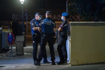 Tres policías municipales de Madrid, en una imagen de archivo.