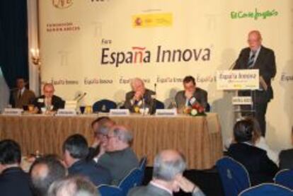 El presidente de Aenor, Manuel L&oacute;pez Cachero, en el Foro Espa&ntilde;a Innova, junto al Alto Comisionado de la Marca Espa&ntilde;a, Carlos Espinosa de los Monteros. 