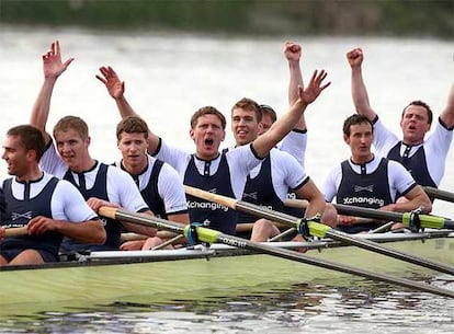 La embarcación de Oxford festeja el triunfo