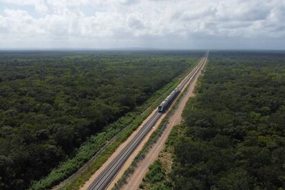 El viaje inaugural del Tren Maya pasa por Chocholá, en Quintana Roo, el 15 de diciembre. El presidente de México inauguró un tramo de 473 kilómetros entre la ciudad de Campeche y Cancún. 